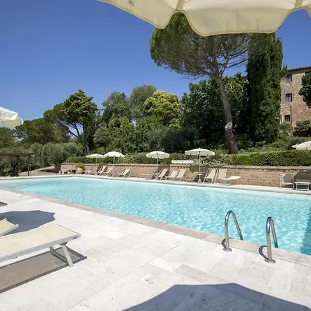 شقة Sleeps 2 With Pool