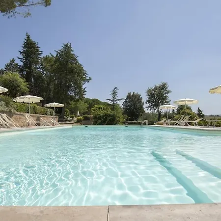 Sleeps 2 With Pool